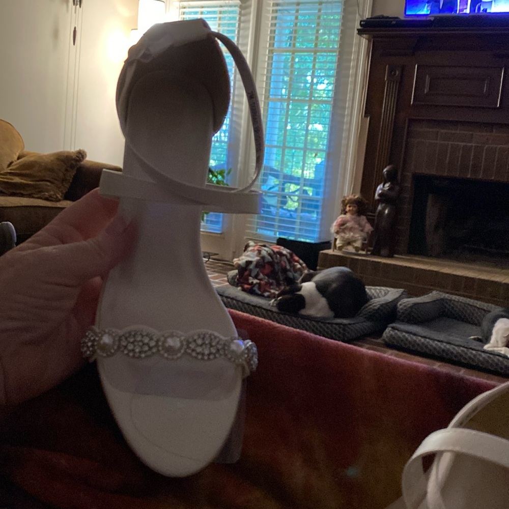 New wedge dress shoe, ordained with pearls and crystals.
